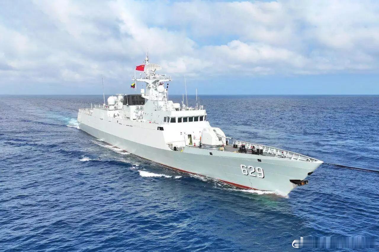 南海某海域舰艇部队开展实战化全训考核 多图直击高燃现场 