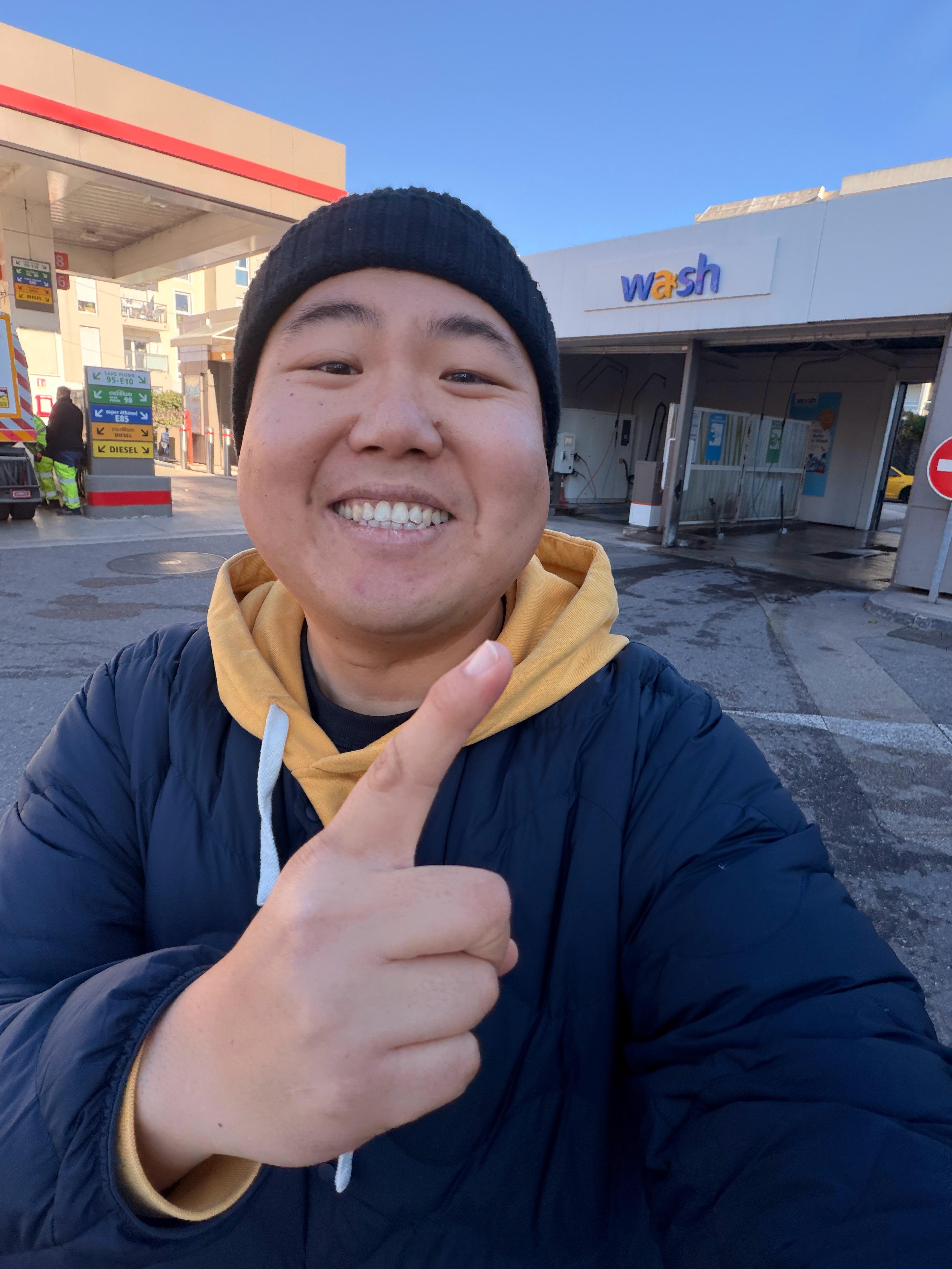 拍摄不着急，洗车第一名哈哈哈哈！到了法国南部尼斯，先把高山洗干净，给外国人看看中