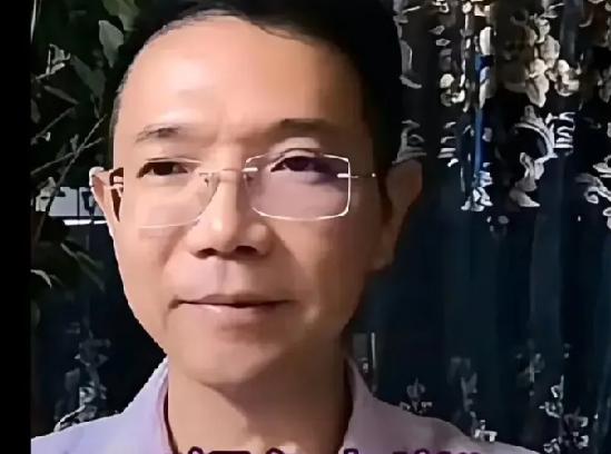 28案有 “厉害大人物”？


李圣律师这次提到的人确实让人多想。
案子拖了这么