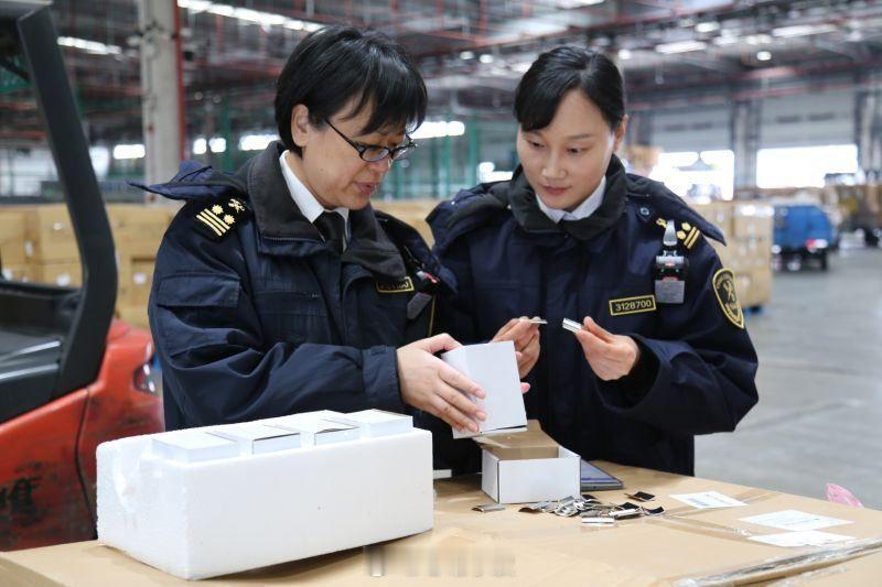 宁波空港一季度外贸狂飙进出口额大涨超六成 2026年一季度，宁波空港口岸进出口额