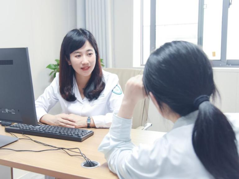 当代国人精神内耗肆意蔓延，焦虑、失眠、情绪内耗成为常态，各类心理隐患随处可见，可