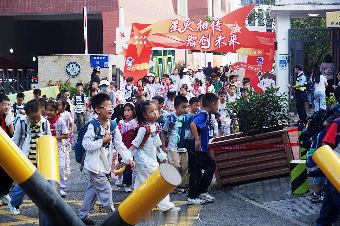 不吐不快 考研数学名师汤家凤呼吁降低英语主科权重，引起大家思考，甚至激发争论。作