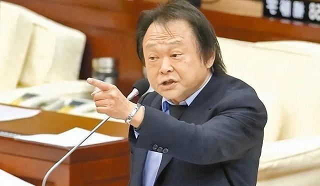 中国国民党主席郑丽文谈及台湾统一议题时曾表示，统一需要满足两个条件：第一，是要和