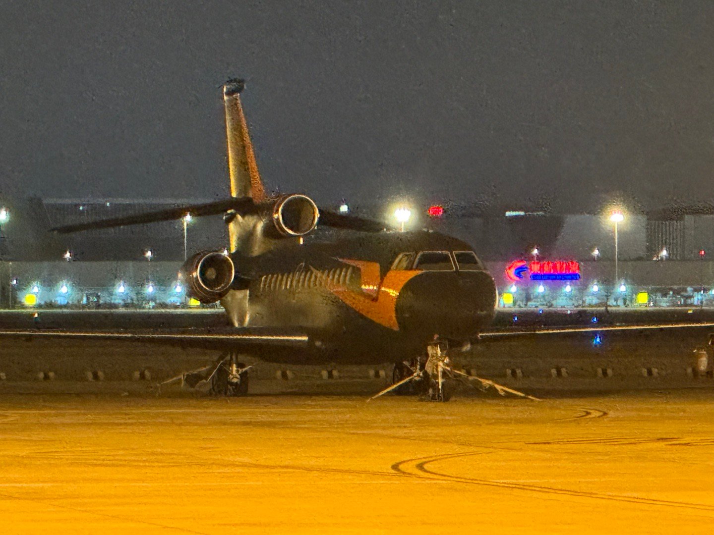 路边遇到一架眼熟的机机