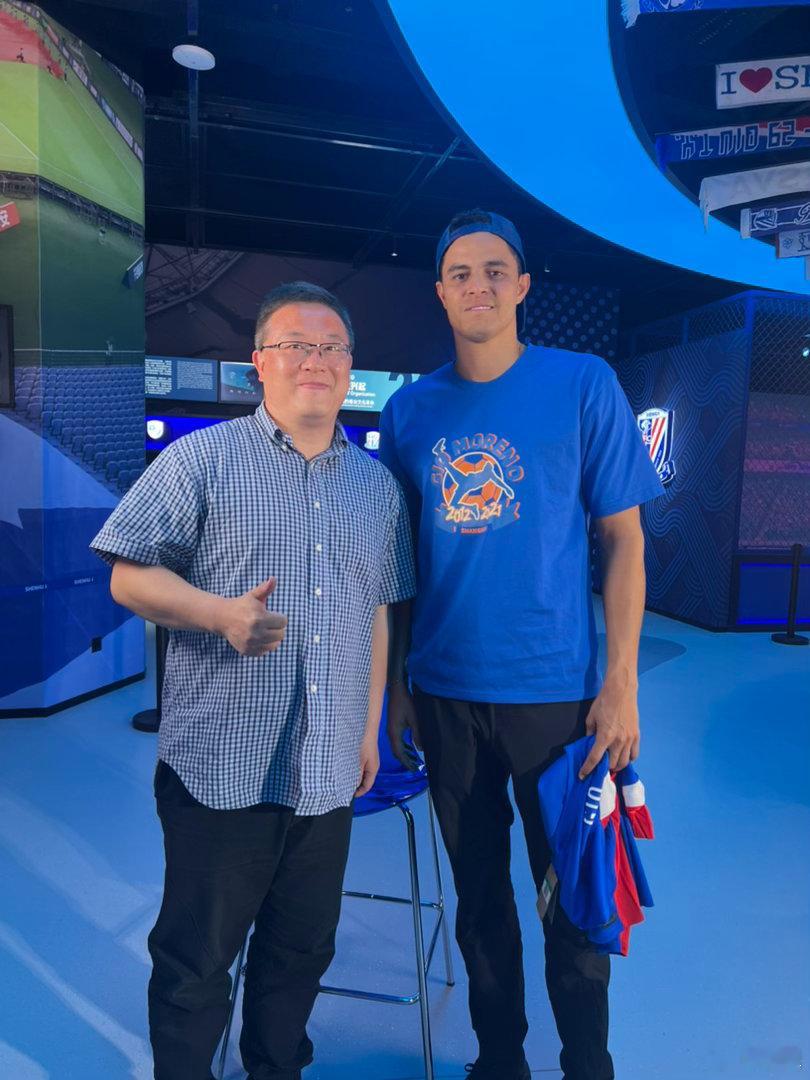 感谢莫雷诺接受五星体育的独家专访，敬请关注明晚播出的《五星足球》栏目。上海申花 