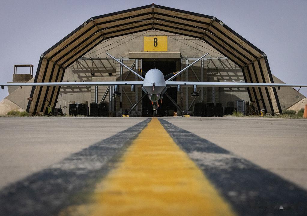 组图：英国MQ-9A“死神”无人机持续全球行动十年
英国皇家空军第十三中队控制的