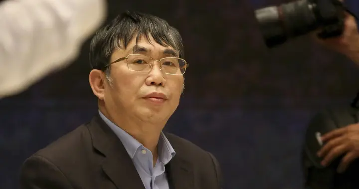 “棋圣”聂卫平病逝；美政府批准向中国出口 H200；市场监管总局对携程立案调查｜Do早报