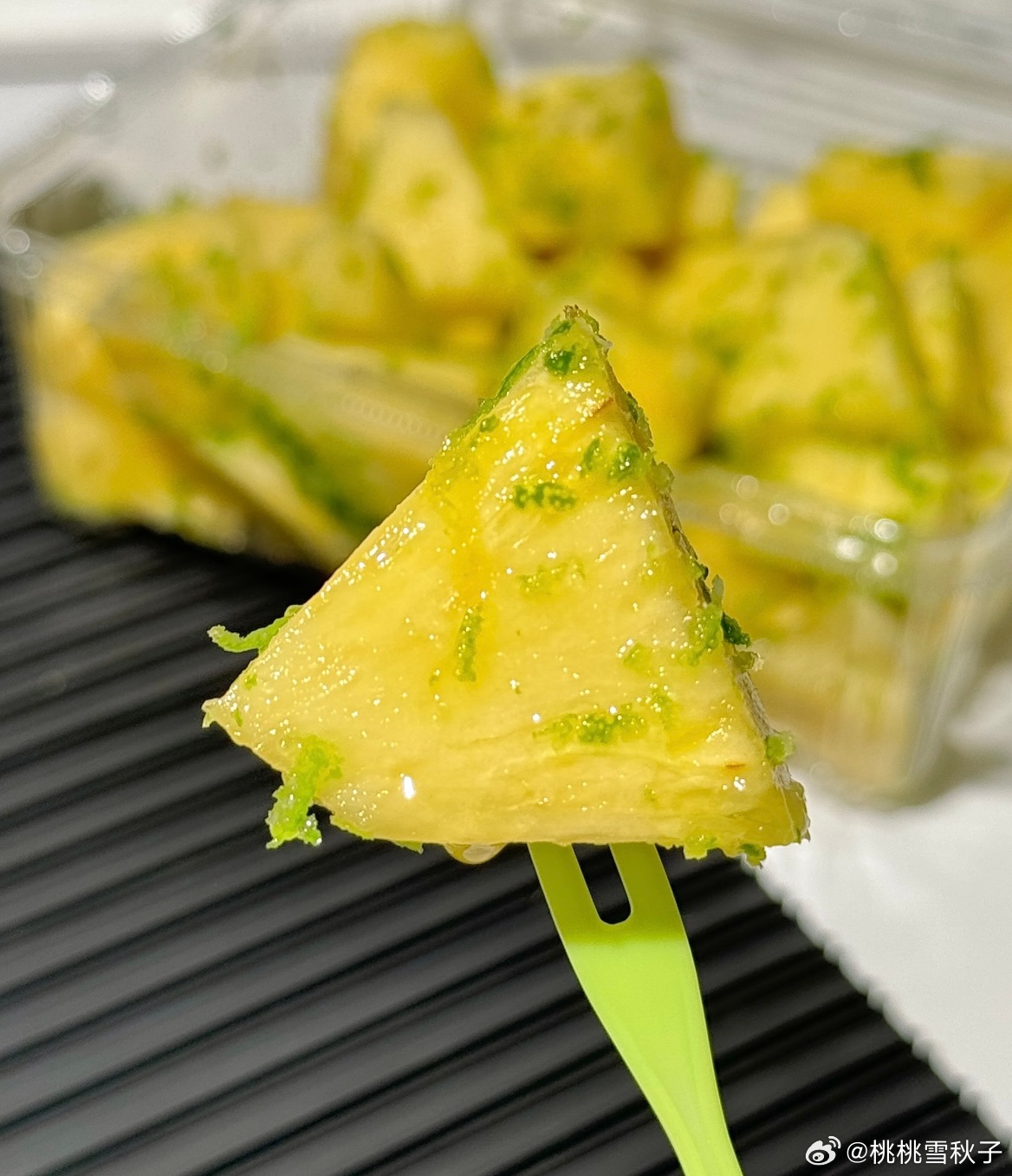 青柠渍菠萝所有人谨记这个吃法！！青柠和菠萝，平平无奇的你们搭配在一起怎会如此惊为