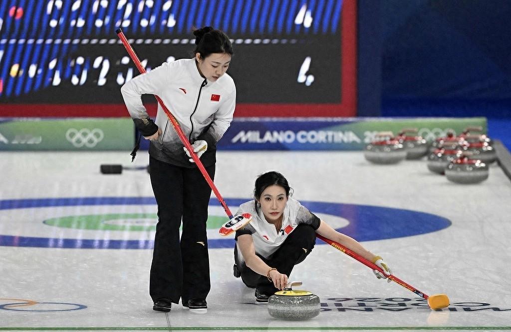 昨晚，中国女队在米兰冬奥会冰壶循环赛迎来焦点对决，对阵与自己同样以2胜1负排名次