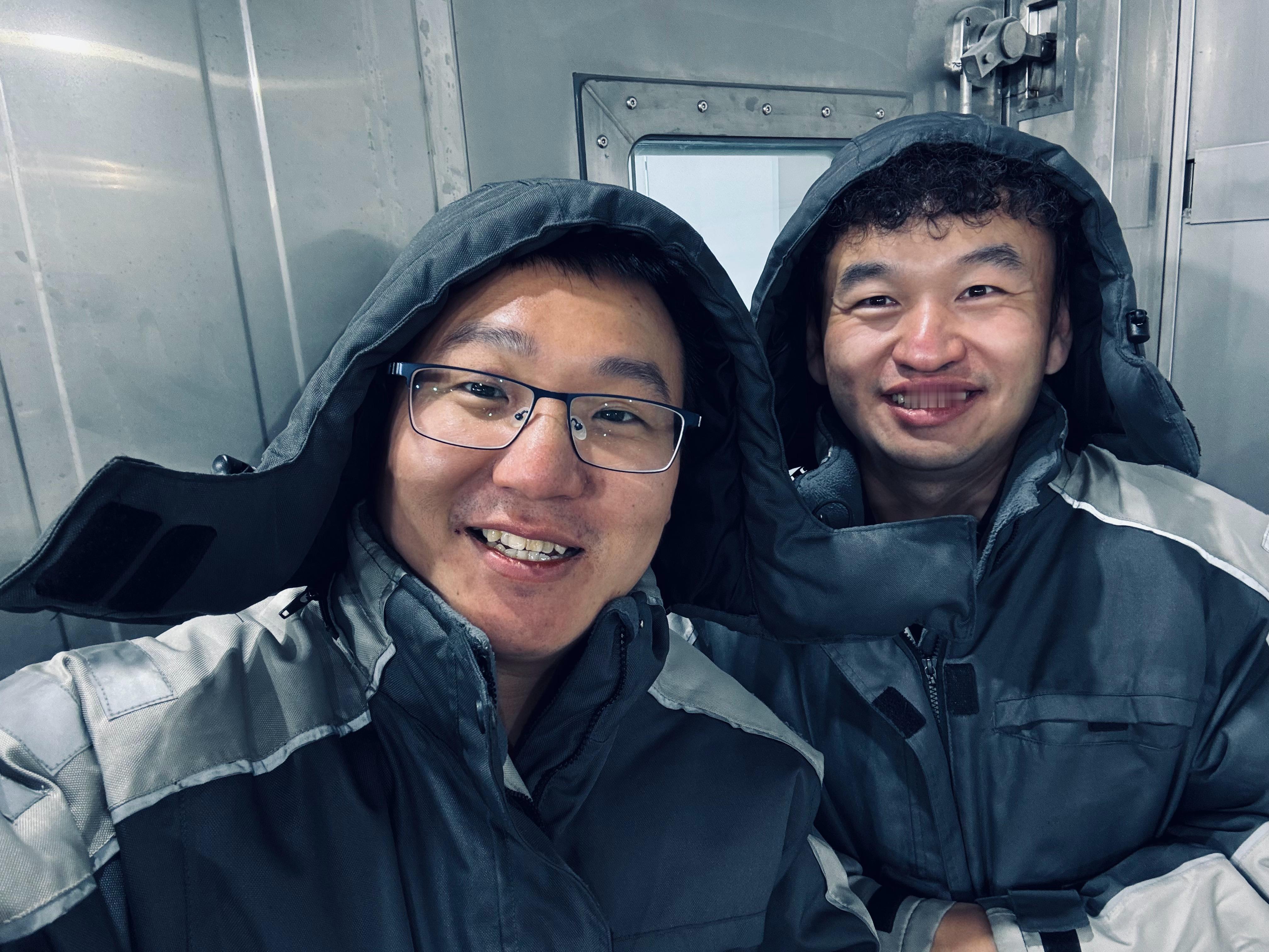 今天和一起在十分钟里体验了一下，进入两个气温差距100℃的房间挑战相当酸爽。新能