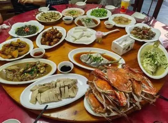 宁波民宿村住加吃280一人是高性价比还是刺客 280元/位，正餐顿顿海鲜摆满桌！