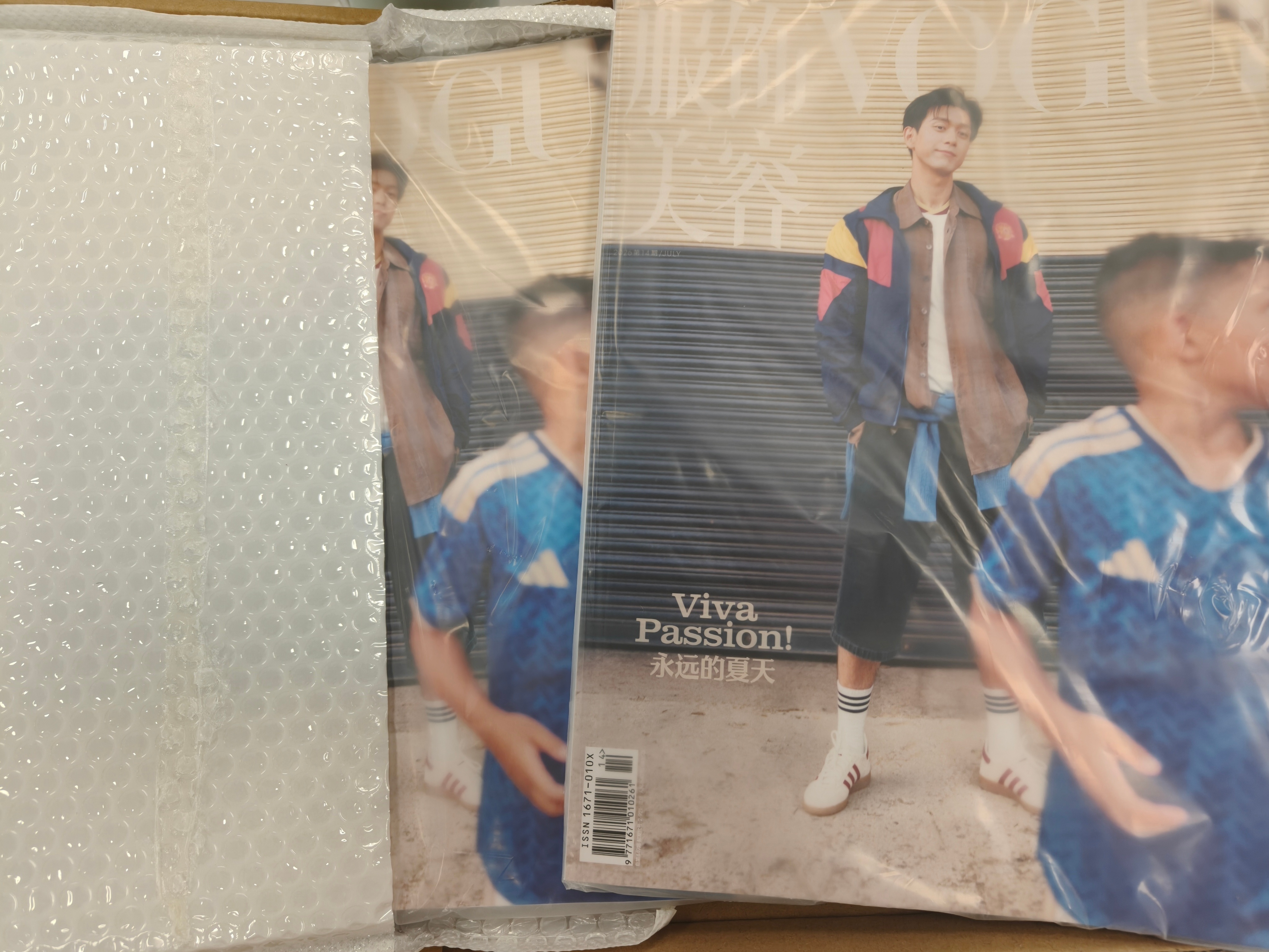 李现vogueman李现七月刊封面李现首位世界杯开球中国艺人 休假回来终于拿到了