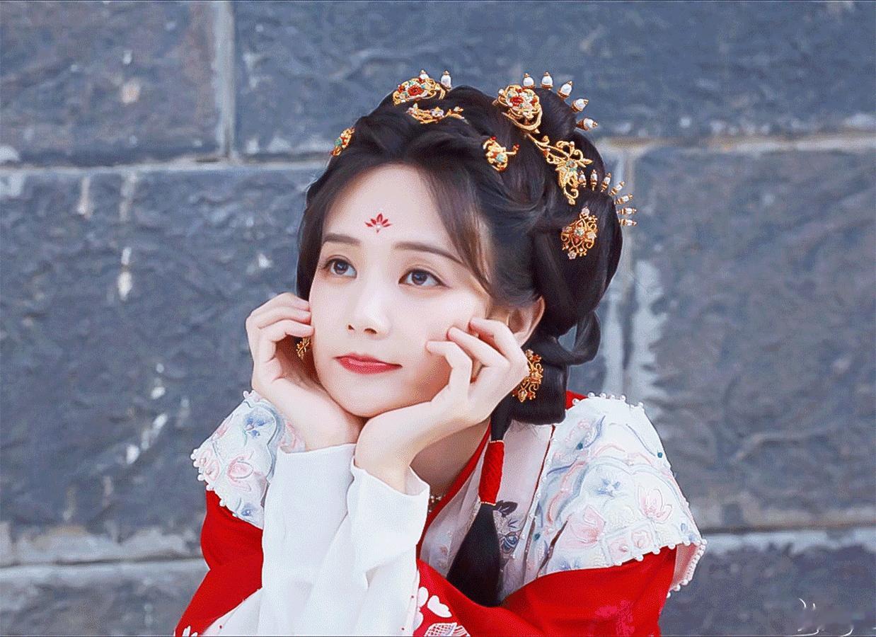 云秀行首播反响好喜欢这种无脑轻喜又带点点跌宕剧情的下饭剧 追完6集的我是全世界最
