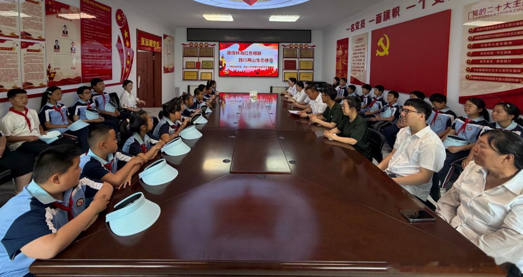 黑龙江网事我的宝藏黑龙江  桦南县一所小学的四十余名师生前往桦南林业局下属实验林