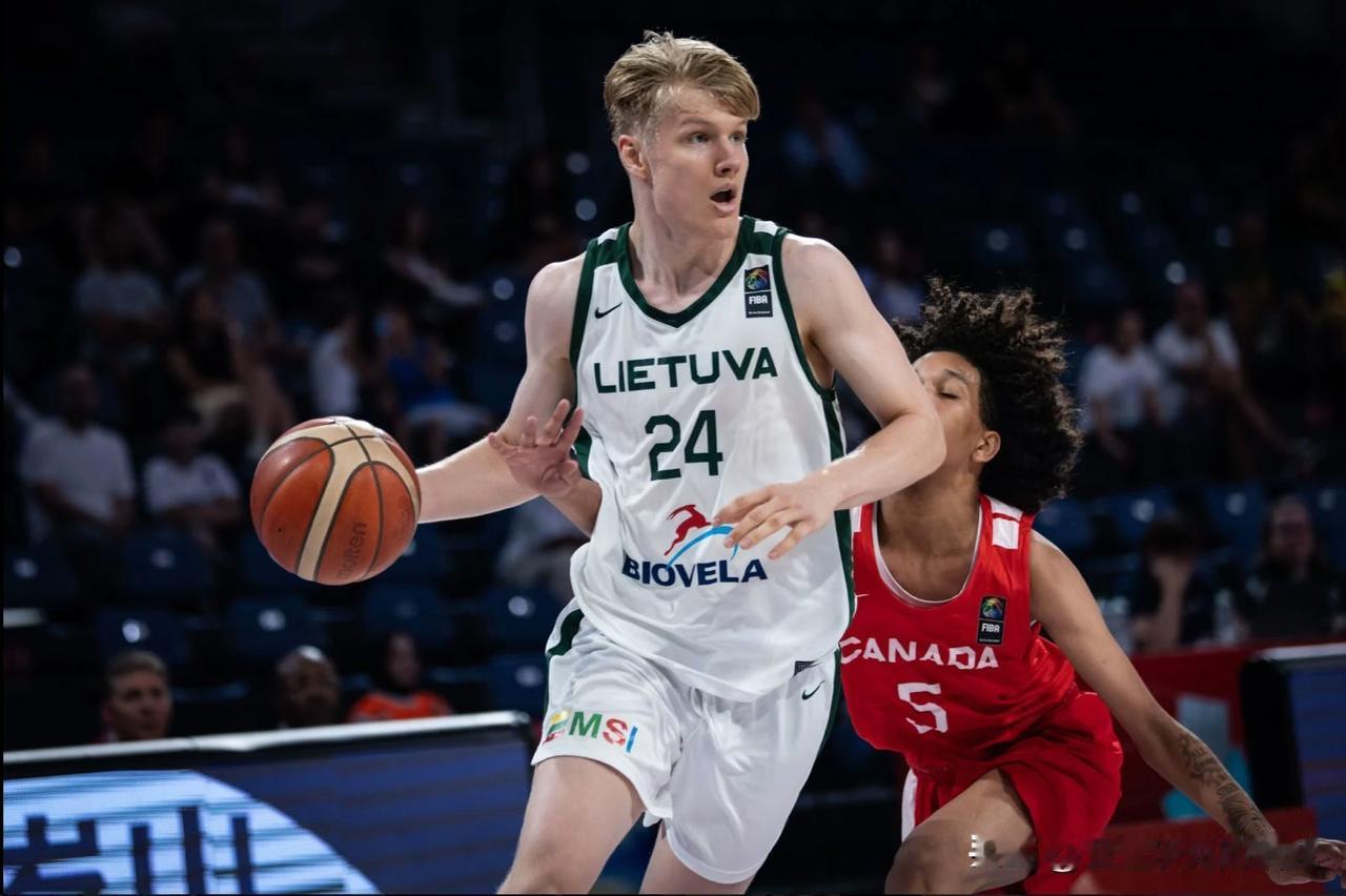 立陶宛侧翼Dovydas Buika最近访问过NCAA男篮 亚利桑那和伊利诺伊大