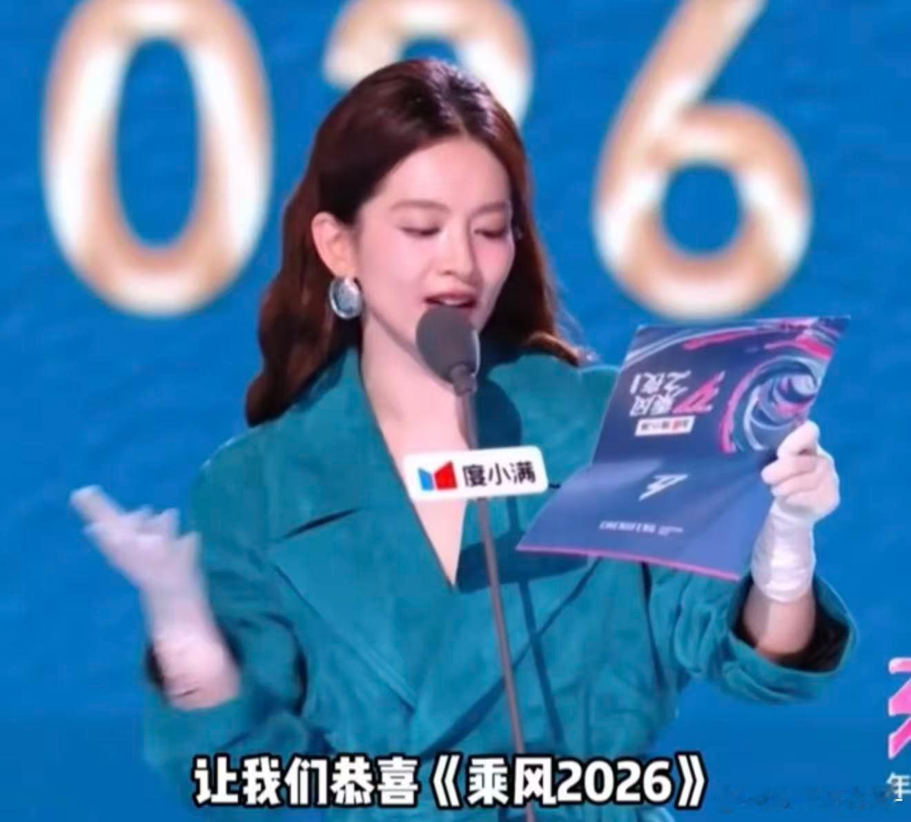 李小冉叫王濛我的体育生两人小|红📖互动甜度拉满，李小冉暖心等候好友现身，王濛顺