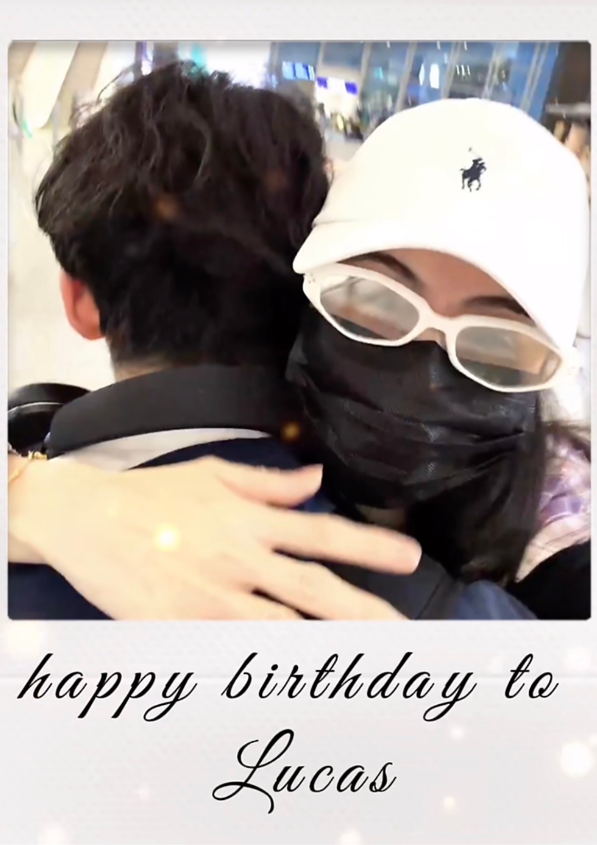 Lucas19岁了 张柏芝晒照祝大儿子Lucas19岁生日快乐🎂既然都这么大了