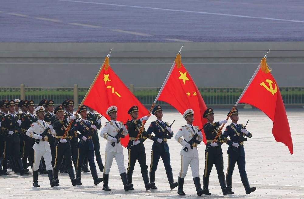 哈佛教授在解读美国无法战胜中国的原因时，引用了国人课本中熟知的传统故事，年少阅读