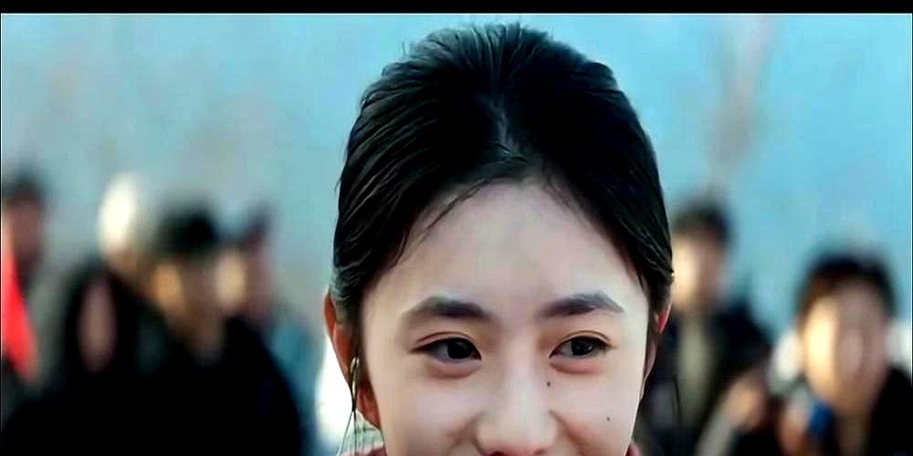 你听说了吗？都说刘浩存是给海来阿木伴舞的，这误会可真闹大了！
说实话，人节目单上