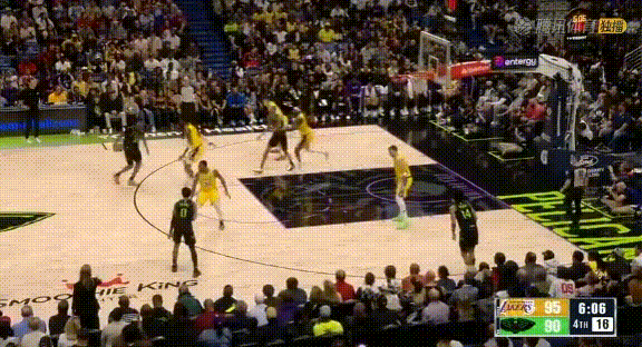 赛场搞笑一刻——湖人：在下卧龙；鹈鹕：我凤雏！
哈哈，湖人这边斯玛特勾倒东契奇双