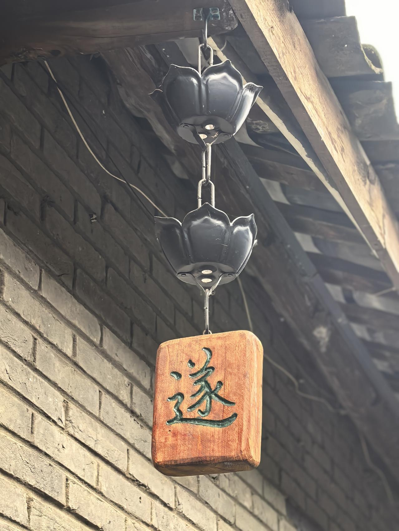 面对一个中年丧夫之痛的女人，她痛苦我也跟着流泪，我理解她的痛苦，但不能感同身受他