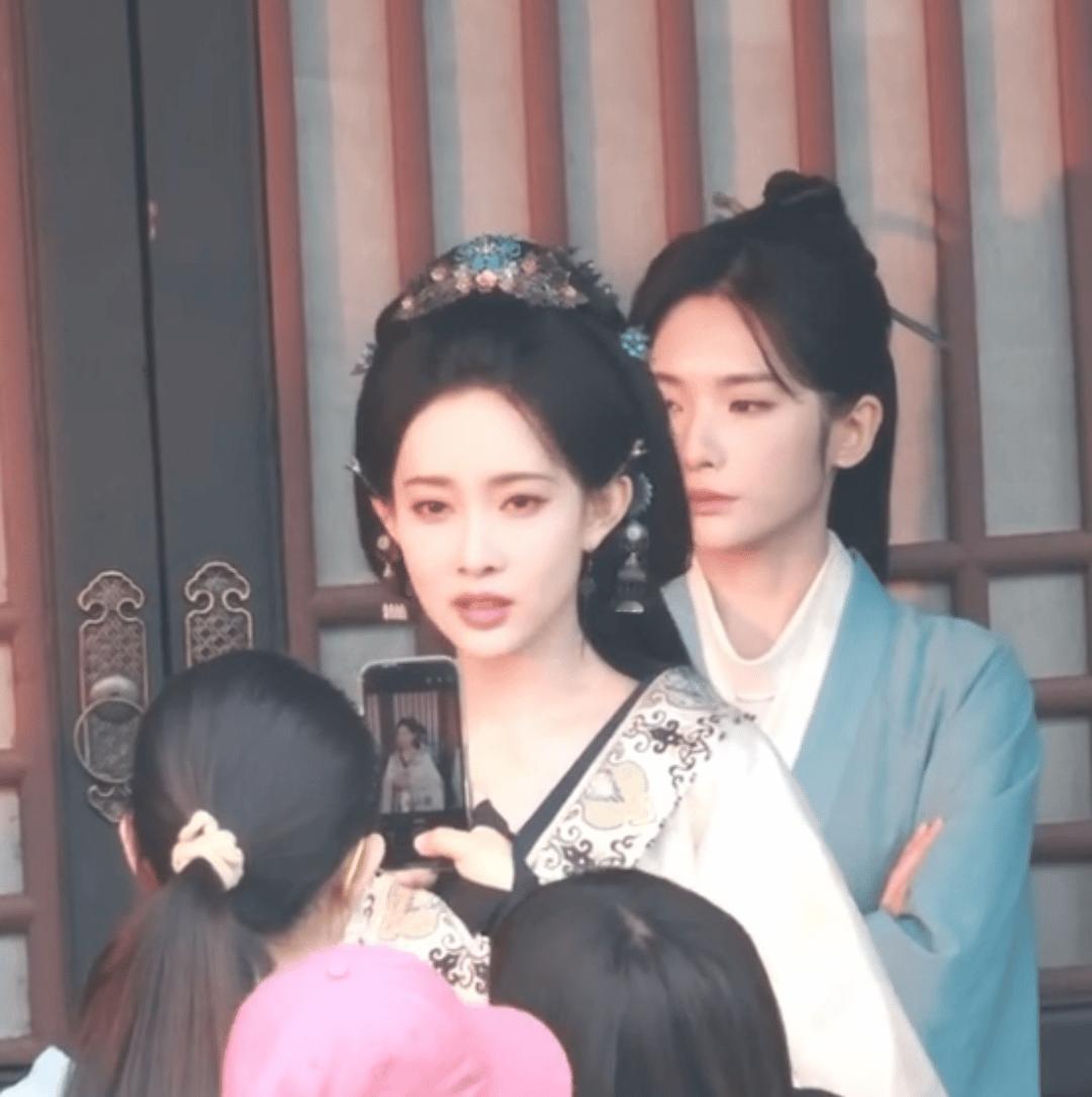 孟子义我媚眼抛给瞎子看孟姐终究是错付了[喵喵]不过我们小柠檬看到了[求关注] ​