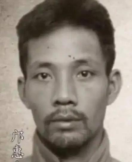 1935年4月13日，南京第一监狱第一次挂上绞索。当天吊死27个人，全是中央特科
