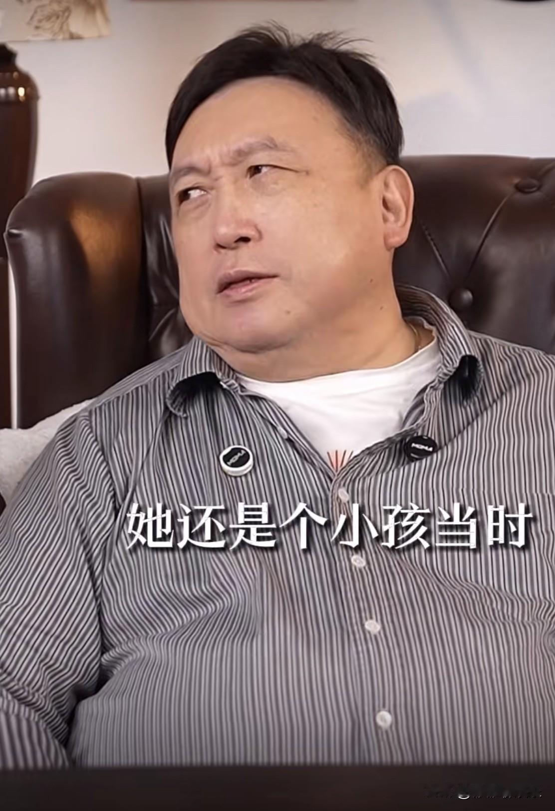 王晶说：

“我第一次见到王祖贤时是1984年，她还是个小孩，只有15岁，她签了
