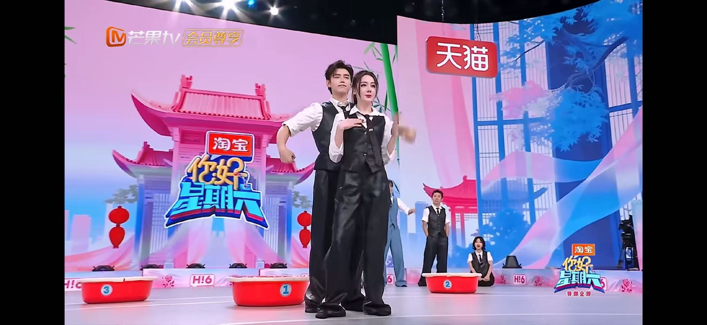 迪丽热巴陈飞宇cha了bigguy你好星期六迪丽热巴与陈飞宇合作舞台 biggu