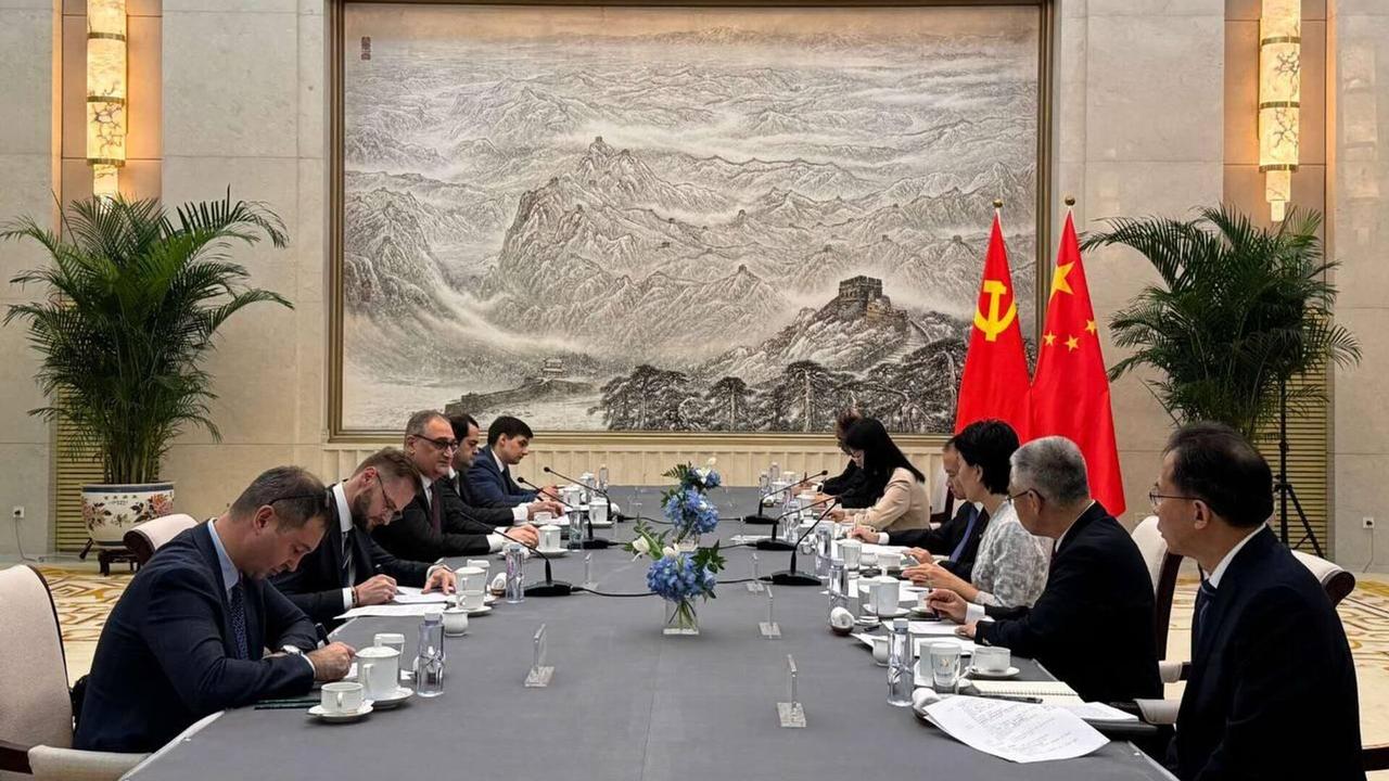 白俄罗斯和俄罗斯驻华大使与中国外交部商讨欧亚多极化宪章

俄罗斯卫星通讯社 20