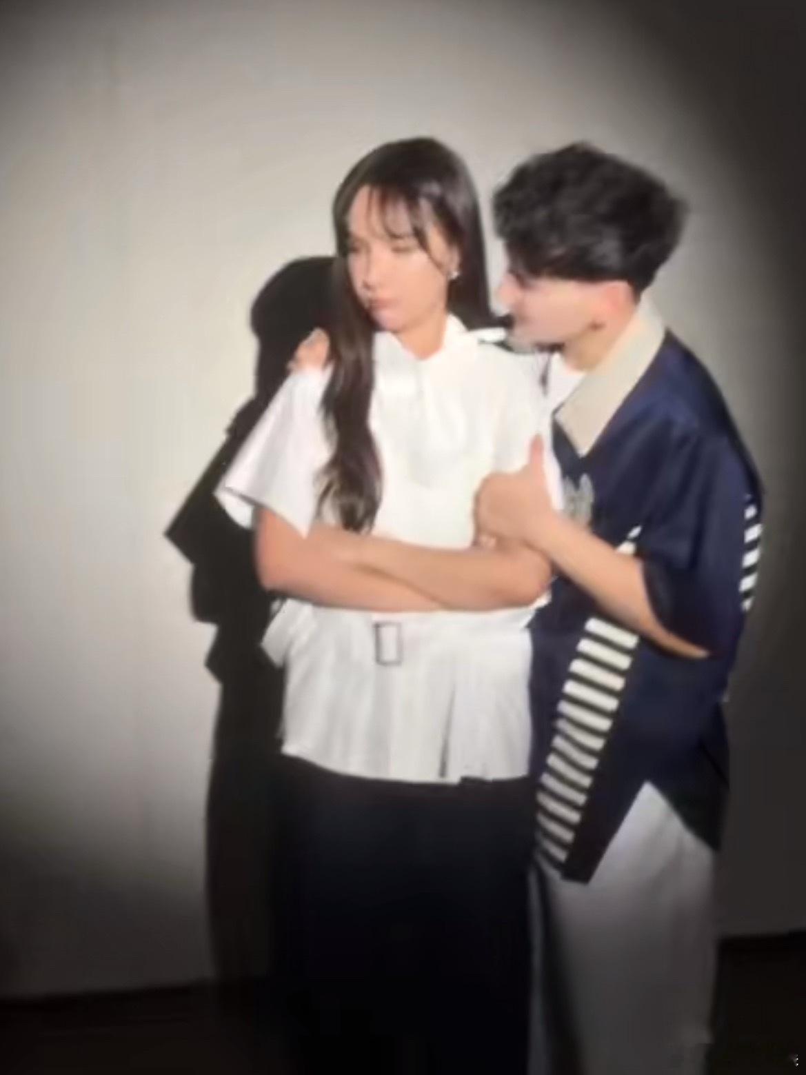 真夫妻kisskiss我shyshy要开播了吗？期待呀。😸《天声一对》简直拉高