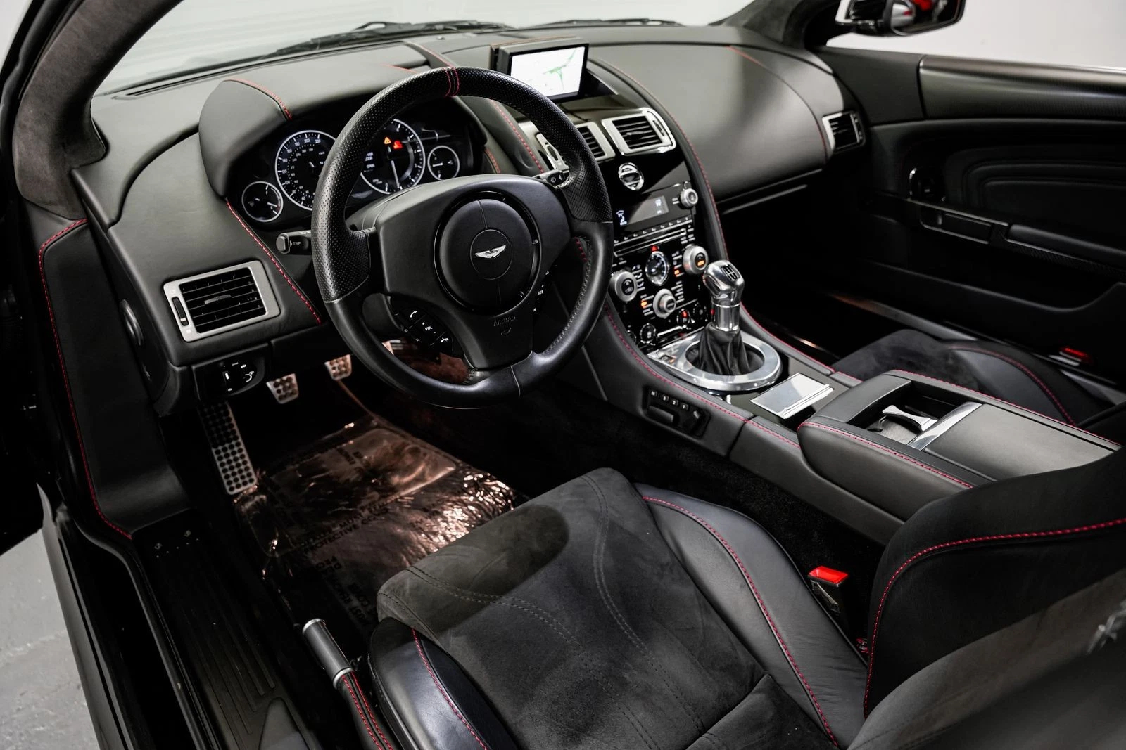 好车分享 Aston Martin DBS，几乎我的整个高中时期，这都是我最喜欢
