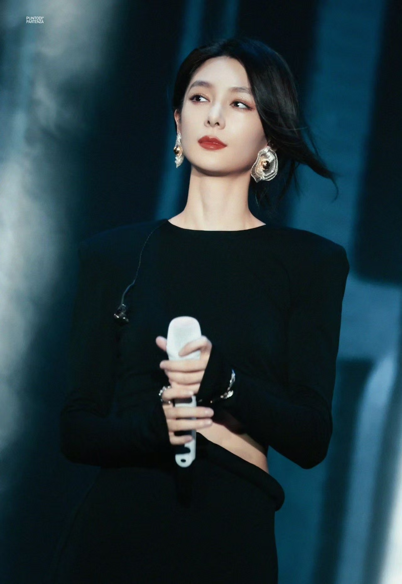 傅菁新歌首次尝试情歌作词 2025新专辑《她他》第二支单曲《回不去了》已经正式上