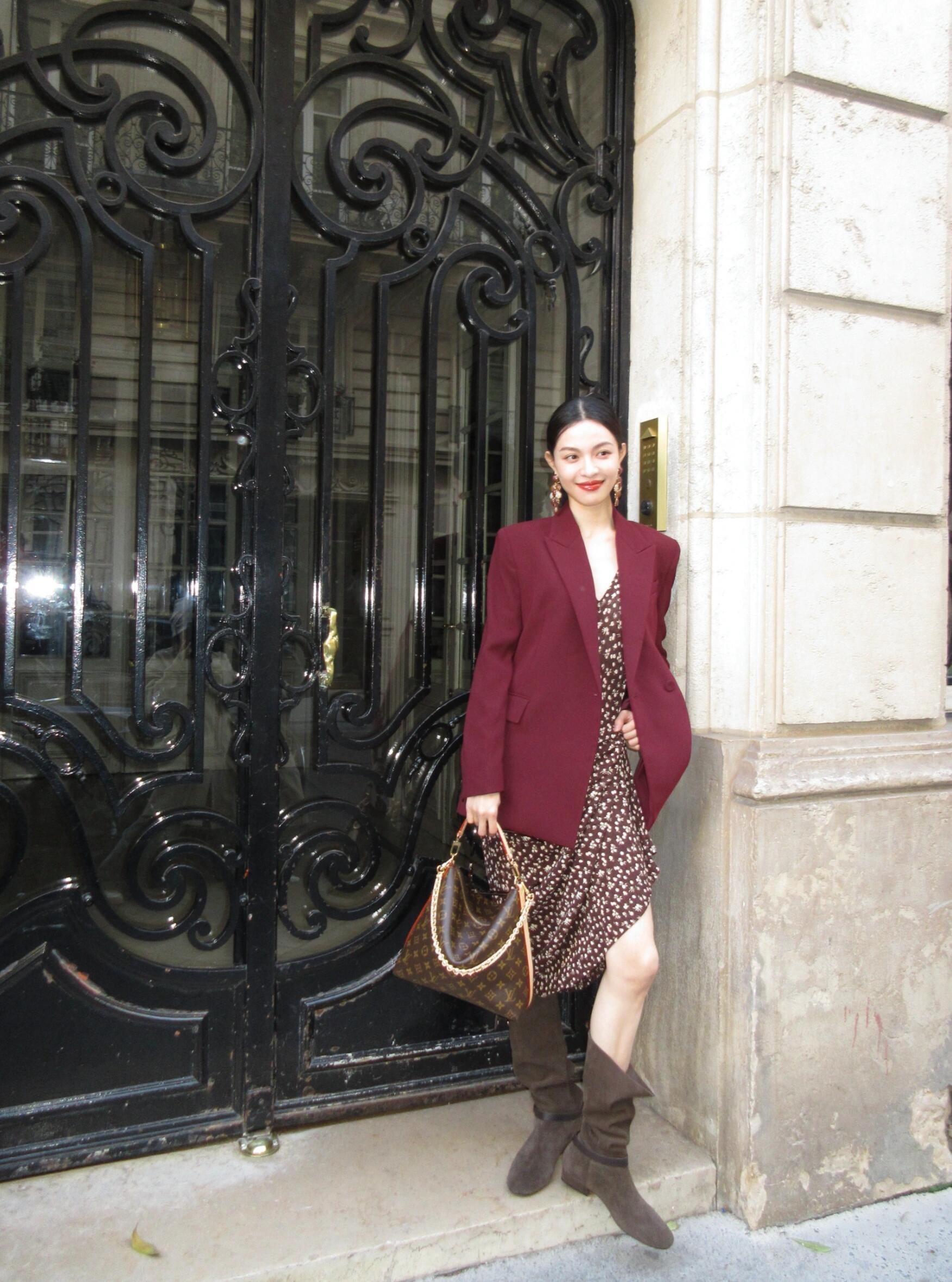 每次去旅游都想拍成钟楚曦这样。。。[捂嘴哭] ​​​