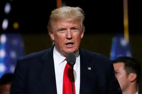 特朗普现在也不装了，因为美军调集的特种部队和空降兵以及两栖登陆部队基本上已经抵达