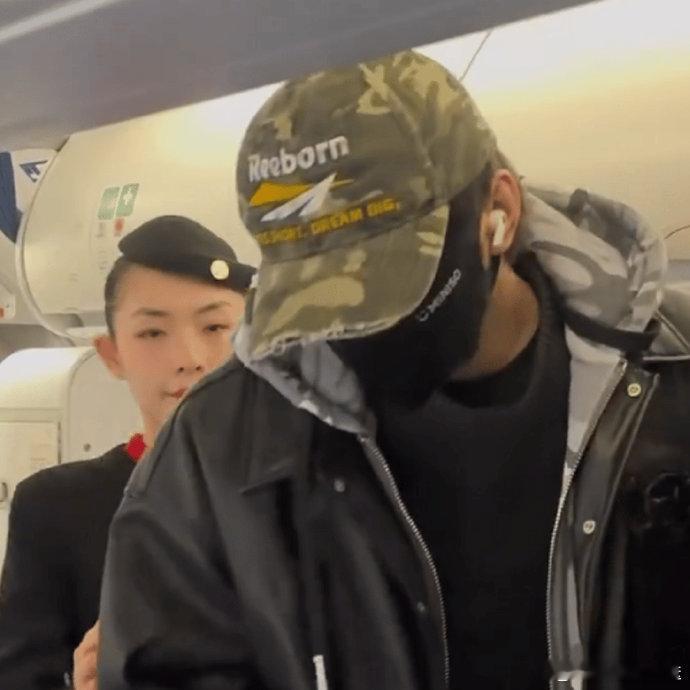 刘耀文小心翼翼的丢了很多脸 网友察觉 每次都是带着萌萌的小心翼翼，却还是闹出不少