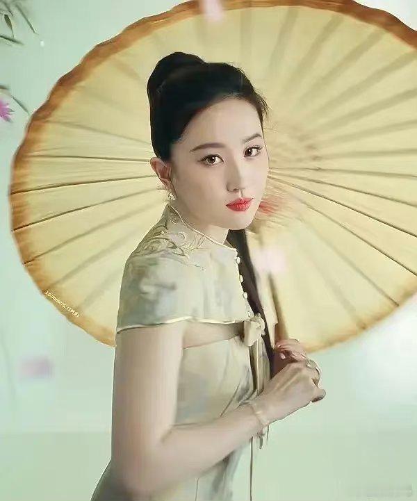 还以为是早期刘亦菲现在的刘亦菲更漂亮吧