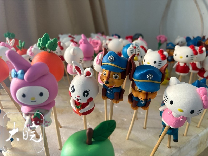 “面塑尚大叔”在合肥火了 当事人：走红后一晚上能卖出200个，供不应求