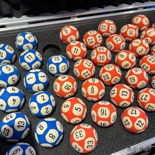 重庆男子中748万彩票遭店主扣押！起诉要票竟败诉，钱要飞了？
 
重庆李先生这事