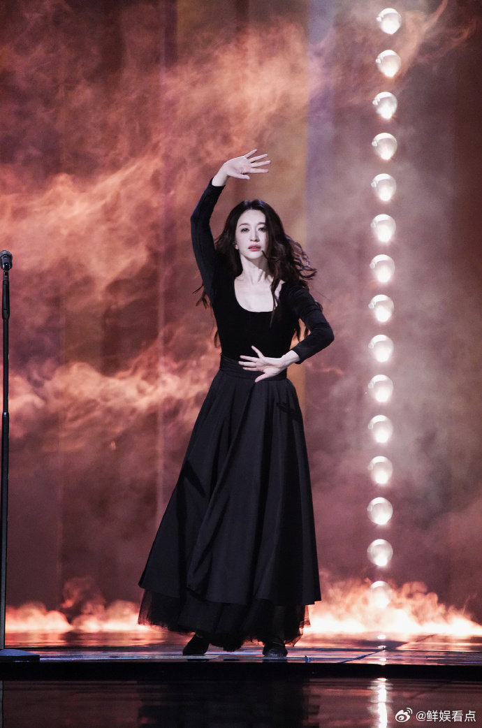 乘风2026追风指南更新者来女和涂鸦一起学英文的样子也太可爱了，莫名好嗑乘风20