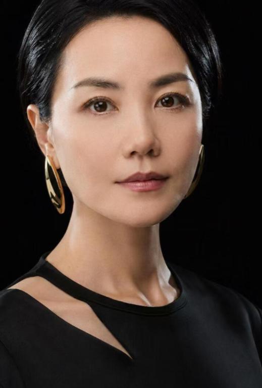 查了下王菲的资产，不查不知道，一查真得闭嘴了。
 
信源：广州广播电视台 202