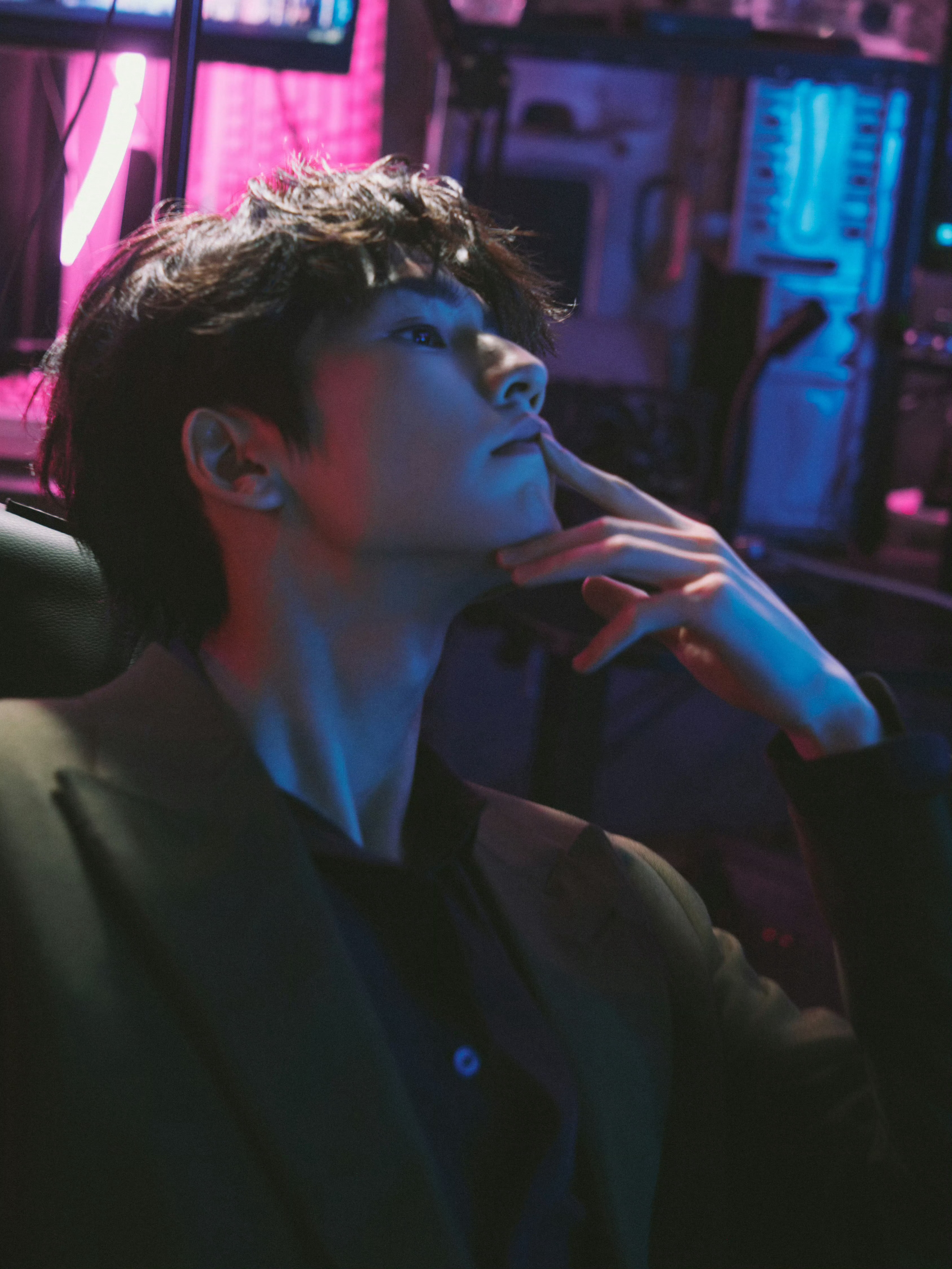 无畏契约新春表演赛张凌赫电竞男神，无畏契约官宣张凌赫，瓦学弟你好~期待张凌赫表演