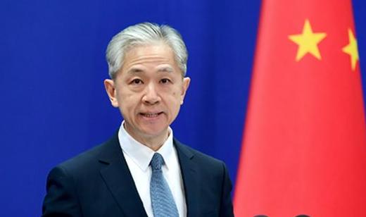 “如果必须走那条路，先辈的血就白流了！”这句话，最近在网上戳中了千万人的心。它让