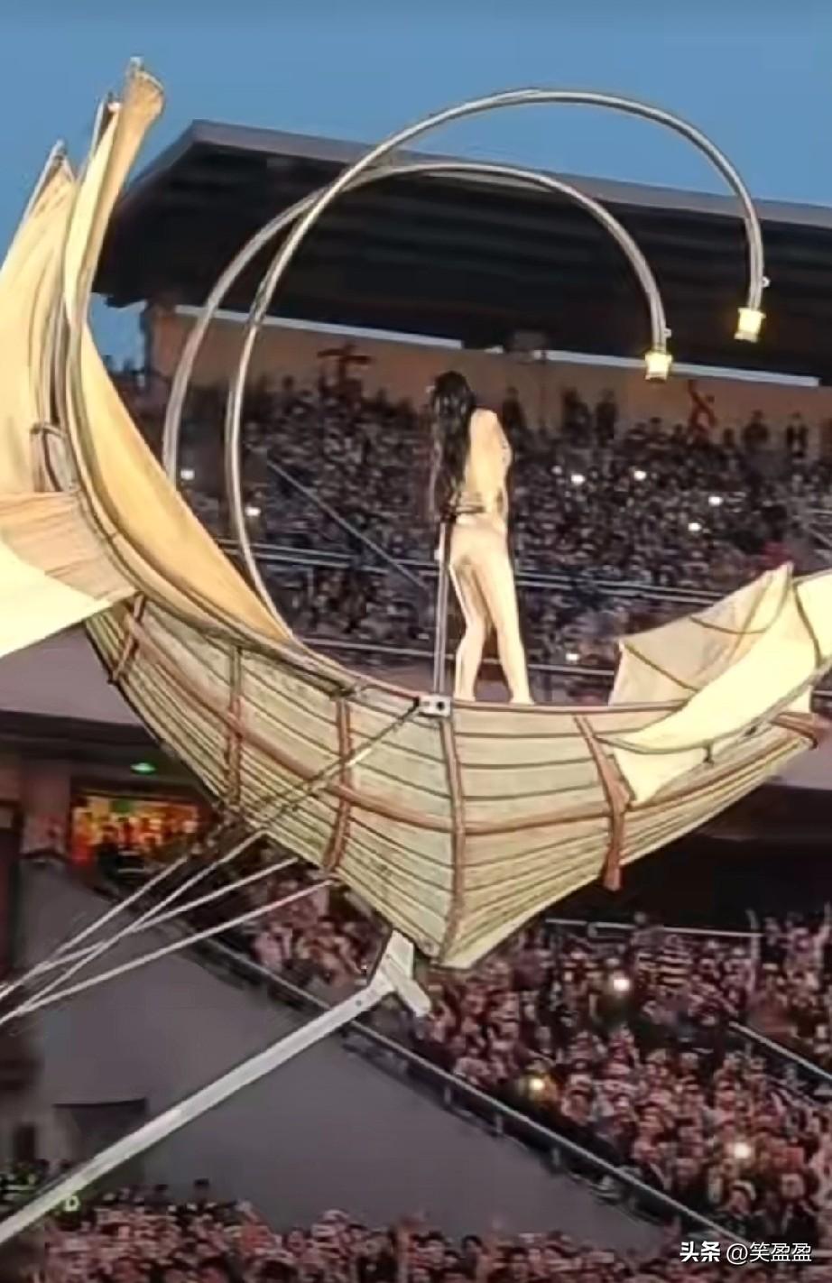 蔡依林来了，重庆天气都变好了。跨越山海奔赴重庆奥体，我只为赴一场与蔡依林的青春之