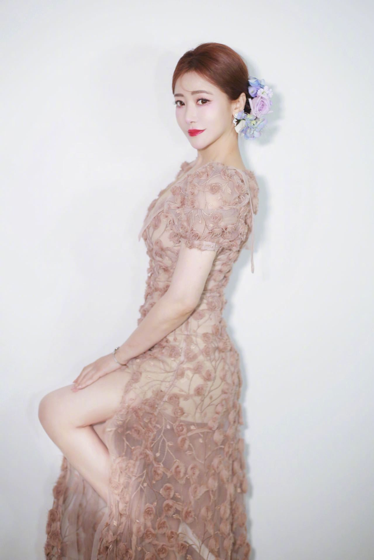 陈紫函花仙子 姐姐行程满档，一日双城，特种兵行程也丝毫不影响她的状态，当日活动以