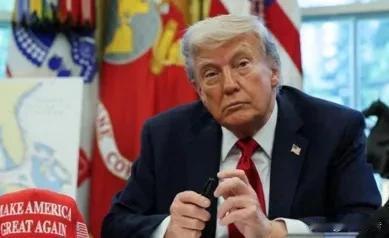 特朗普放缓援乌并非手软，4大战略算计，直指美国核心利益
 
近期俄乌冲突持续升级