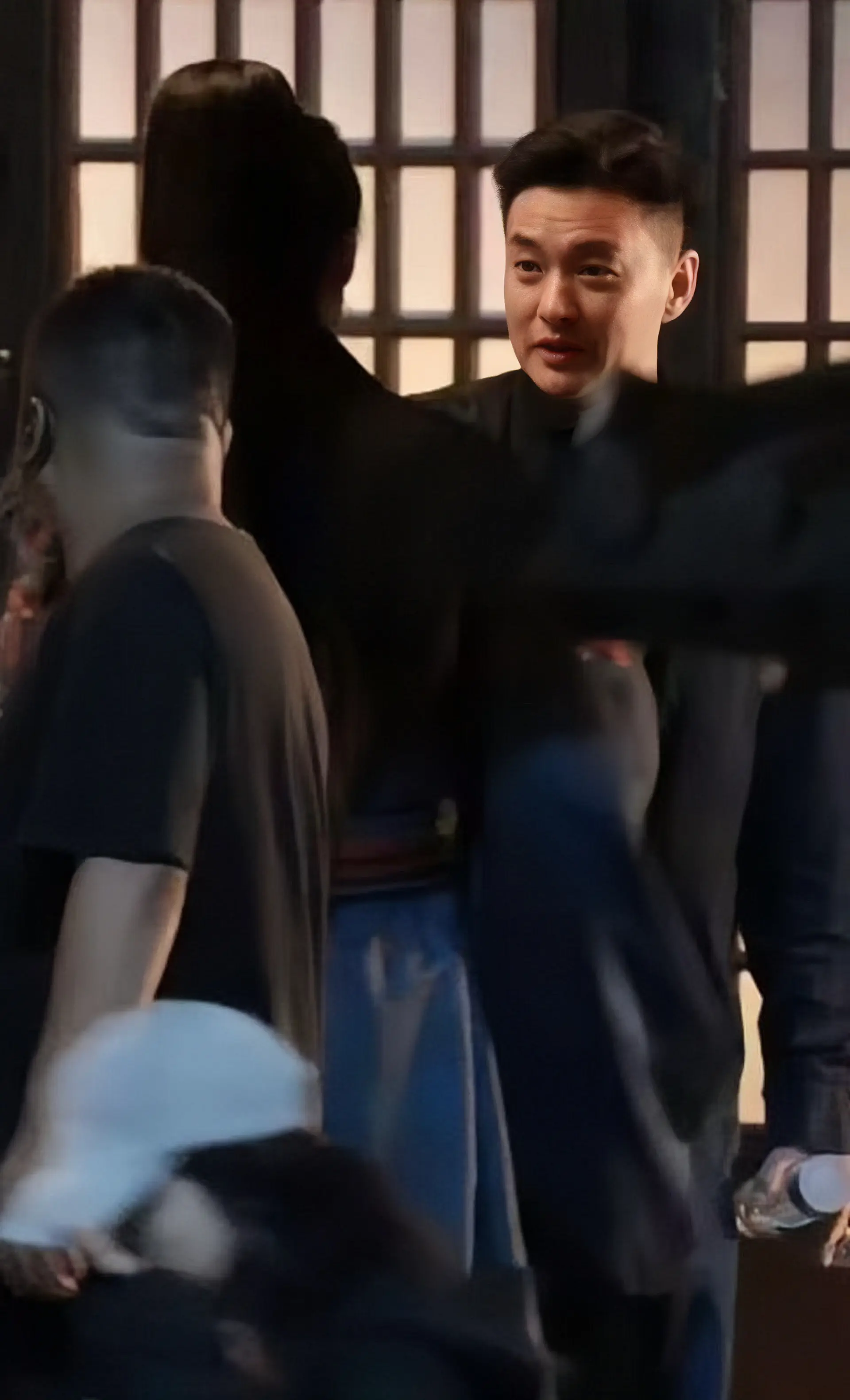 周一围哥哥昨天也来探班了