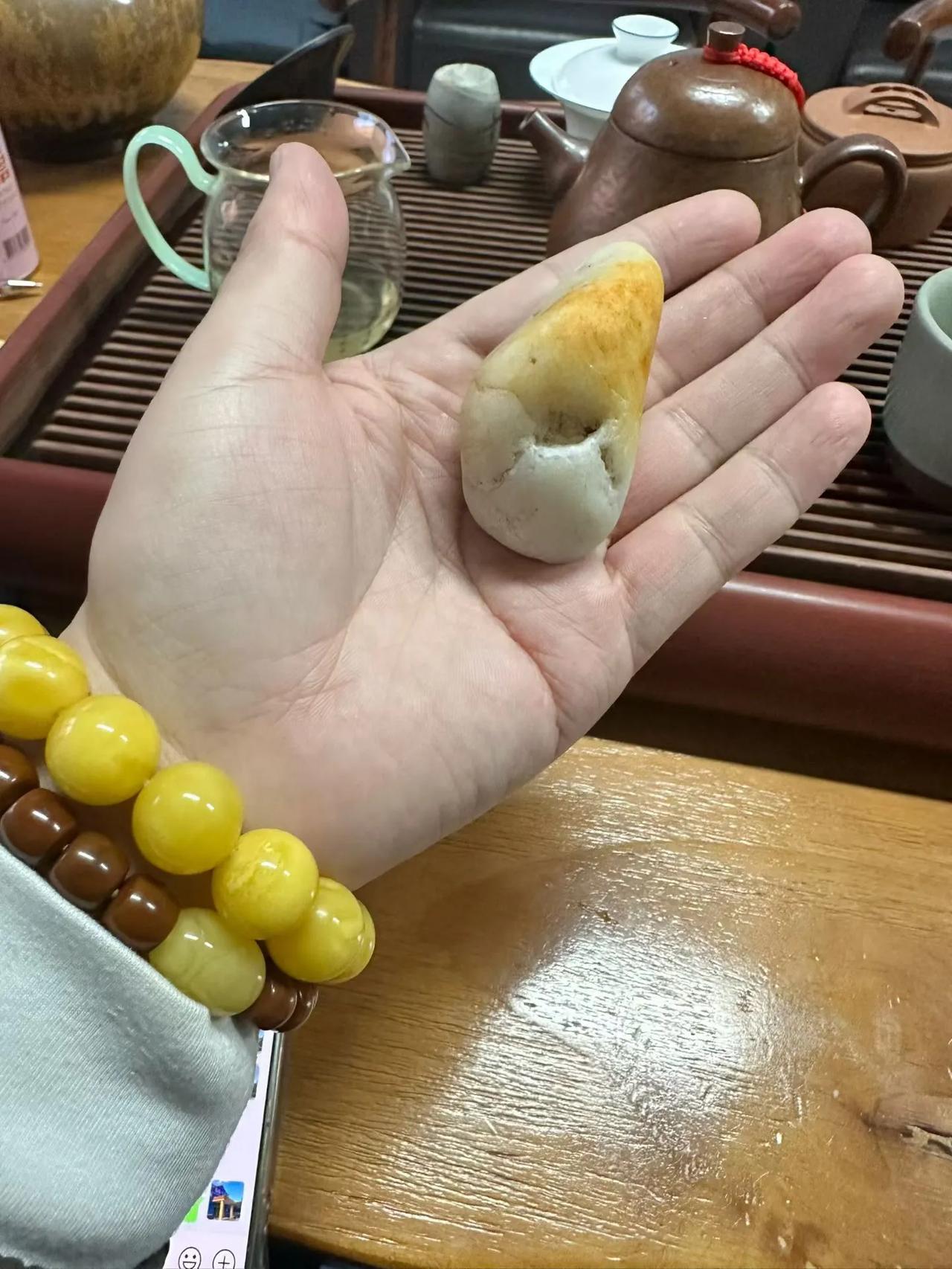 新玩意，捡了一个小石头~