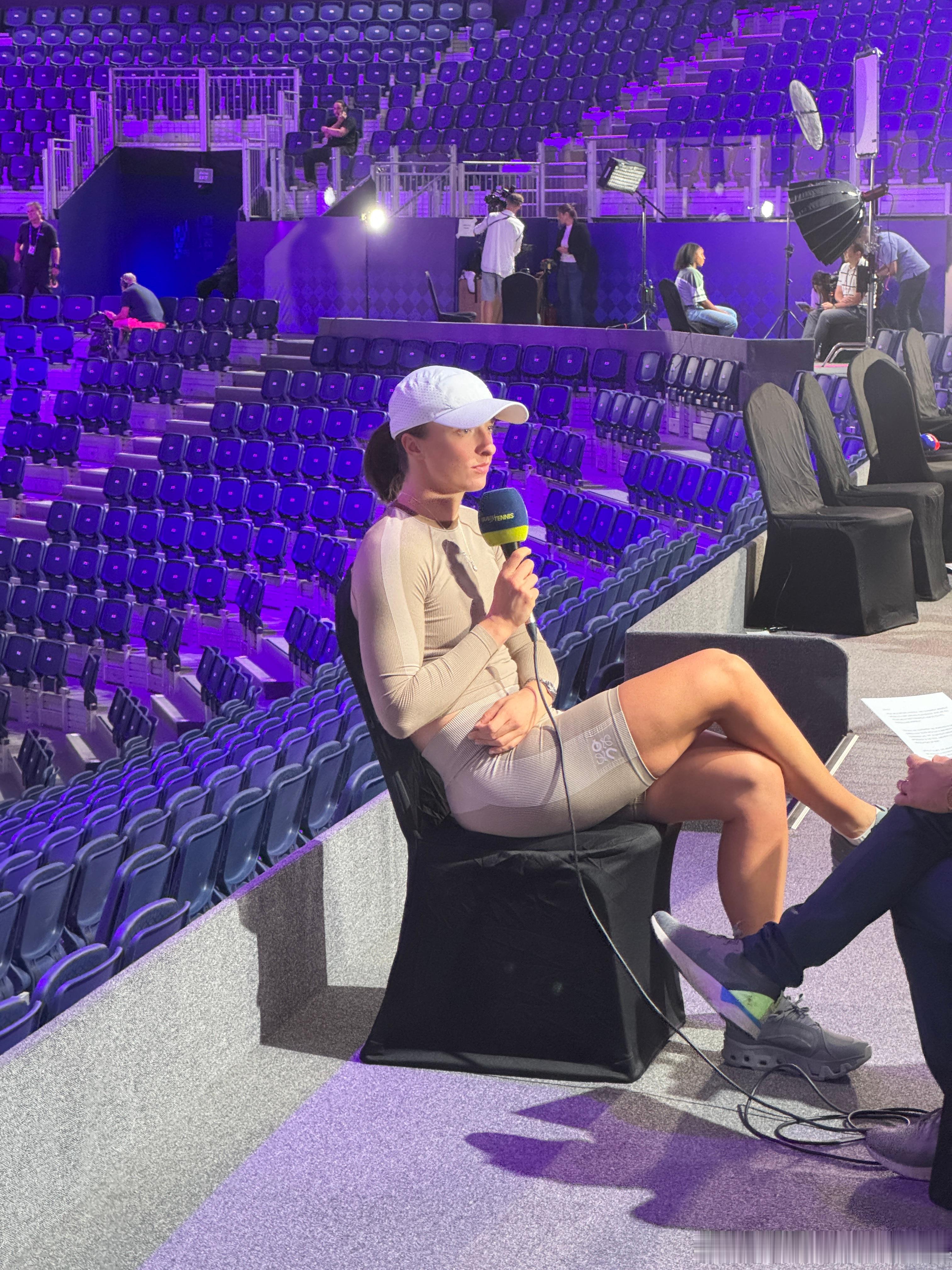 斯瓦泰克！Iga来了！WTA年终总决赛媒体日…wta[超话]  ​​​