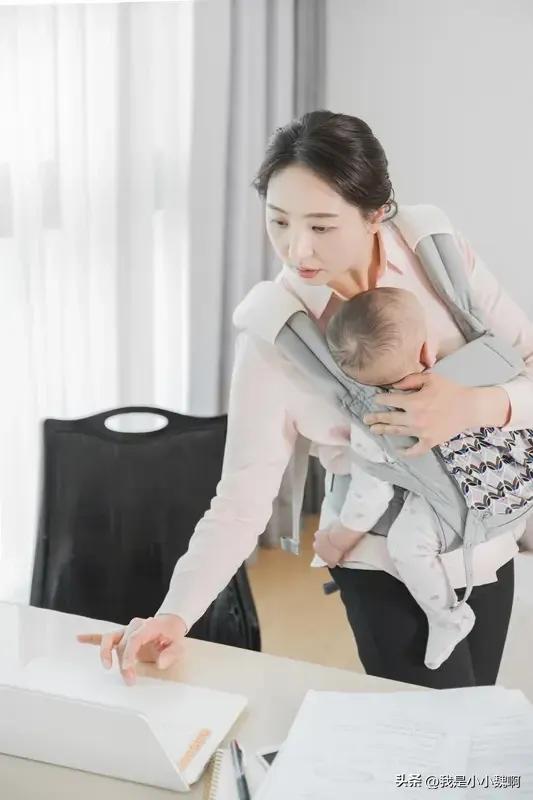 女子刚生了孩子，还在坐月子，婆婆就说:“不准辞职，我能帮你带娃，你安心上班，女人